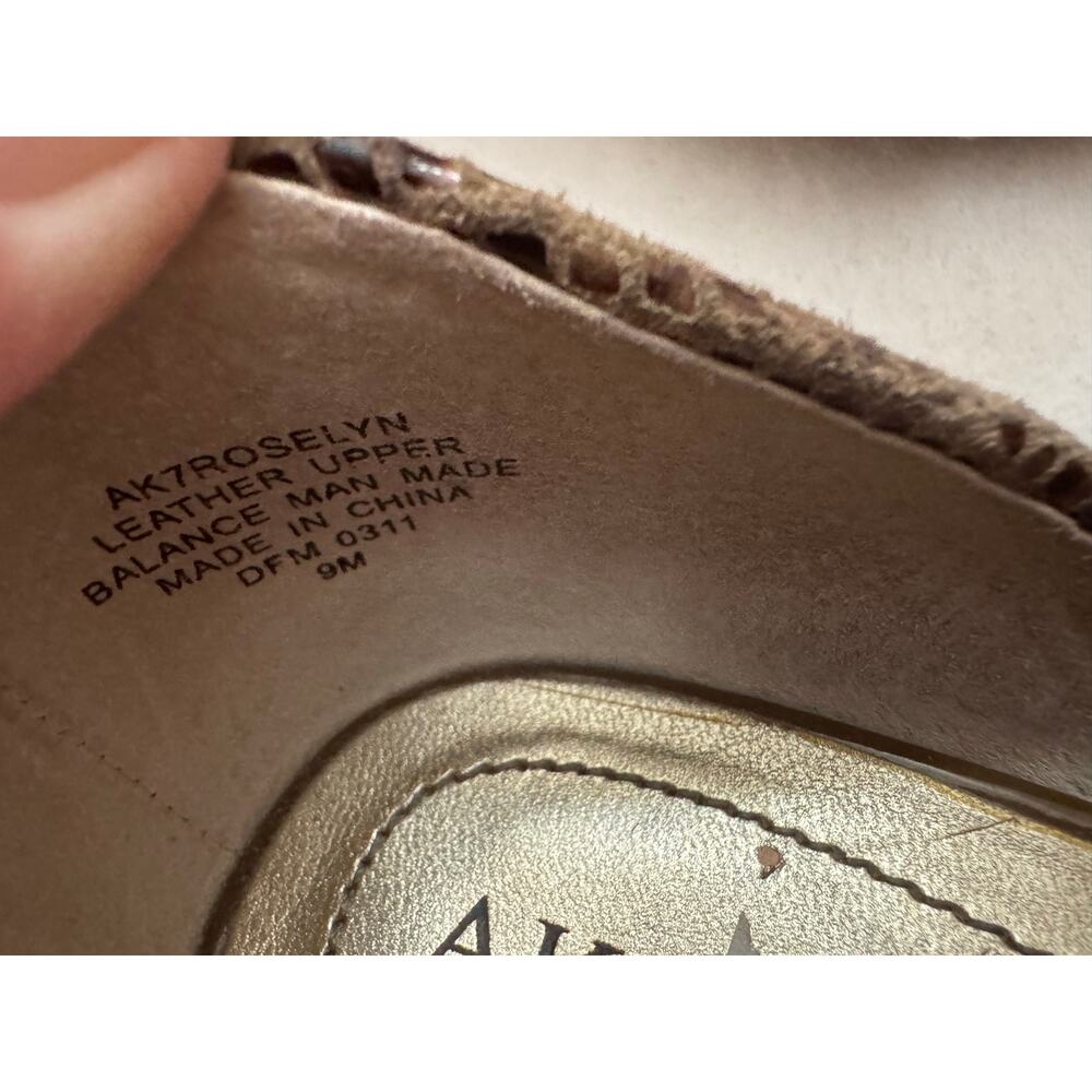 Anne Klein Roselyn 3” Heels Pumps Tan Brown Leather Snakeskin Buckle Peep Toe 9M - Picture 6 of 11